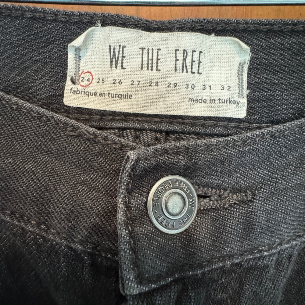 We The Free Jeans Maggie Mid Rise Straight Black 24 Distressed Frayed Button Fly - Picture 4 of 12